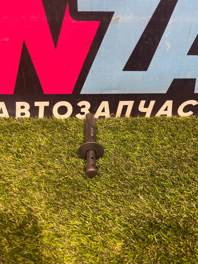 замок спинки заднего сиденья Volkswagen Jetta 7 поколение 2019, 1.4 л., бензин, АКПП, седан, передний привод - фото №1