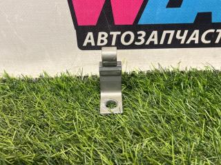 петля двери Volkswagen Passat B8 2016, 2.0 л., дизель, универсал, передний привод, правый руль, 8X0831404E