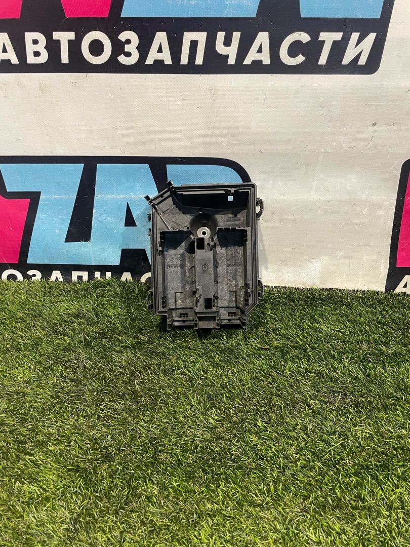 блок предохранителей Buick Encore GX 1 поколение 2021, 1.3 л., бензин, АКПП, внедорожник 5 дв., передний привод, 42677164 - фото №1