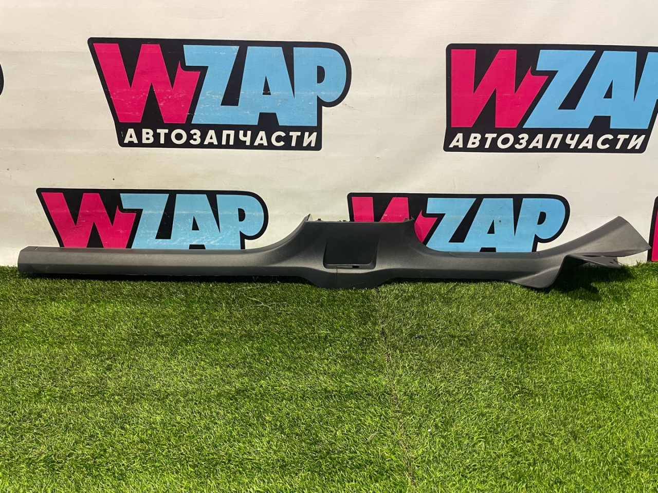 накладка на порог внутренняя Volkswagen Jetta 7 поколение 2020, 1.4 л., бензин, АКПП, седан, передний привод, 17A853372 - фото №1