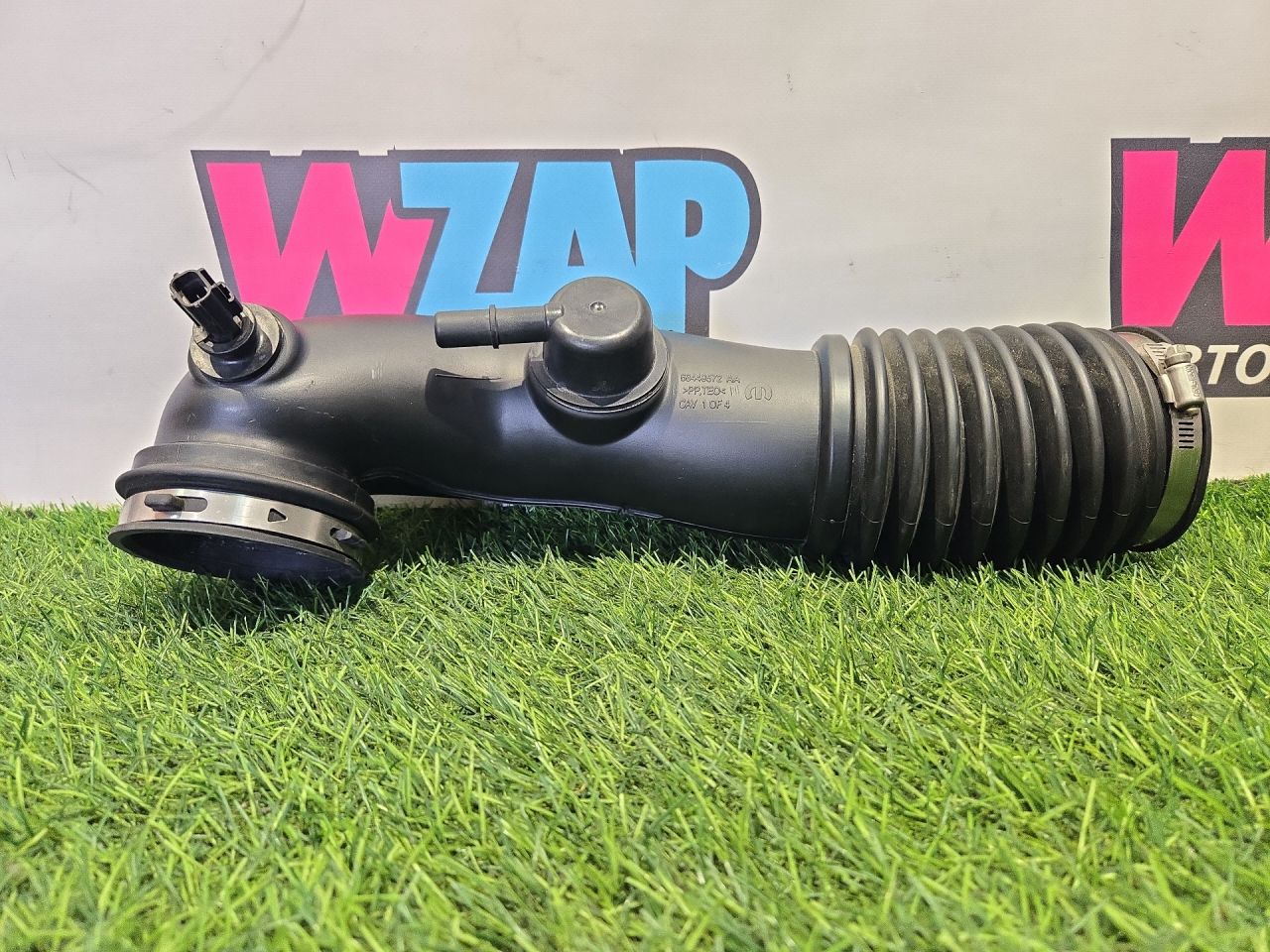 патрубок воздушного фильтра RAM 1500 5 поколение 2022, АКПП, фургон, 68449572AA - фото №1