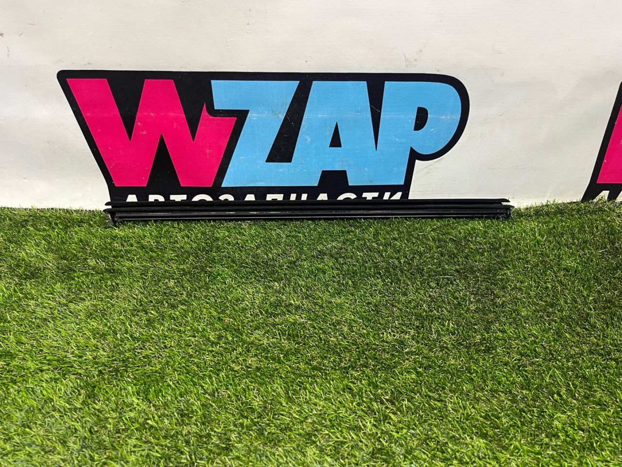 Уплотнитель стекла Volkswagen Jetta 7 поколение 2019, 1.4 л., бензин, АКПП, седан, передний привод, 17A839479A - фото №1