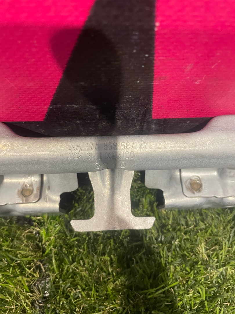 кронштейн (крепление) Volkswagen Jetta 7 поколение 2019, 1.4 л., бензин, АКПП, седан, передний привод, 17A958687 - фото №1