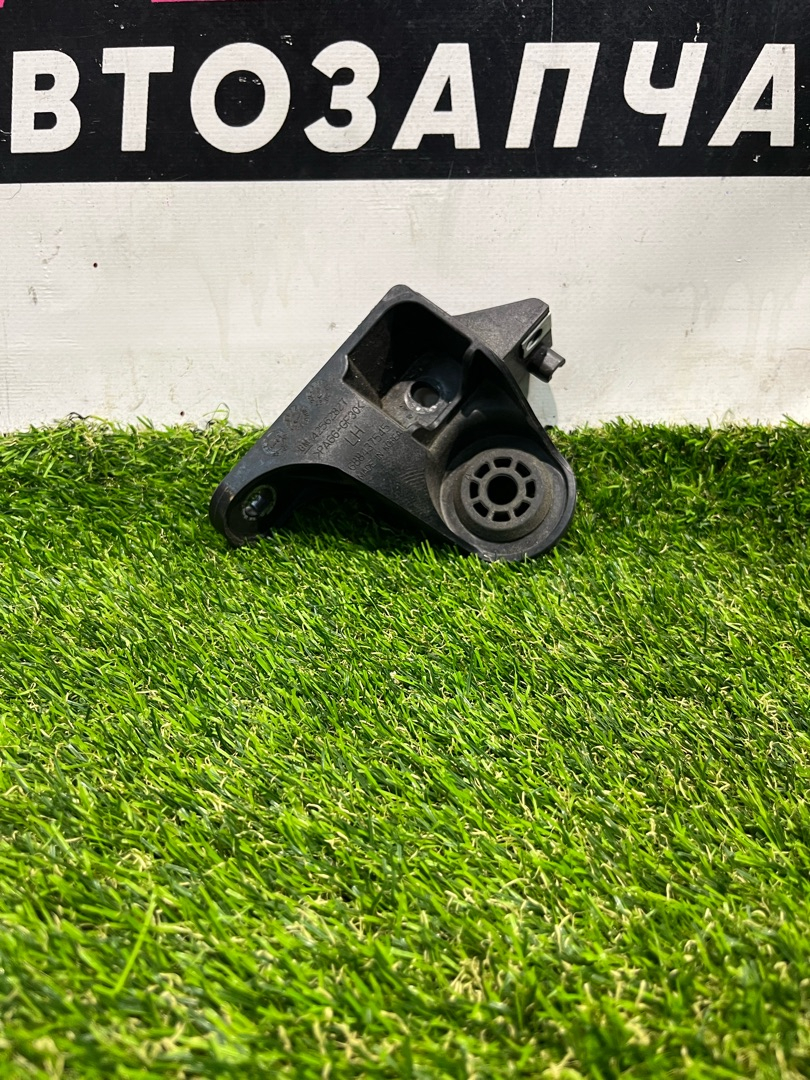 кронштейн радиатора Buick Encore GX 1 поколение 2023, 1.2 л., бензин, АКПП, внедорожник 5 дв., передний привод, 42562827 - фото №1