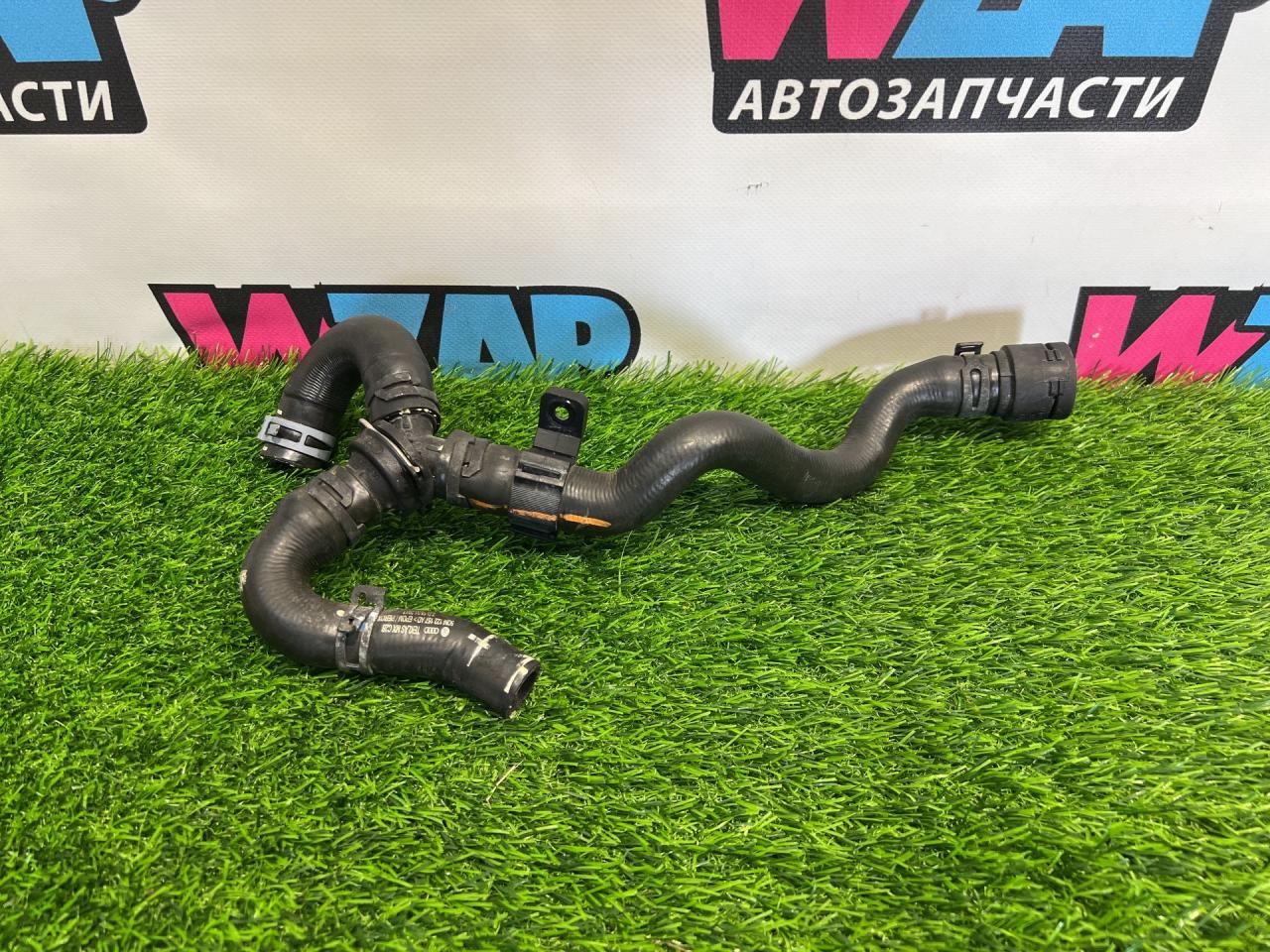 фланец (тройник) системы охлаждения Volkswagen Jetta 7 поколение 2019, 1.4 л., бензин, АКПП, серый, седан, передний привод, 5QM122157AD - фото №1