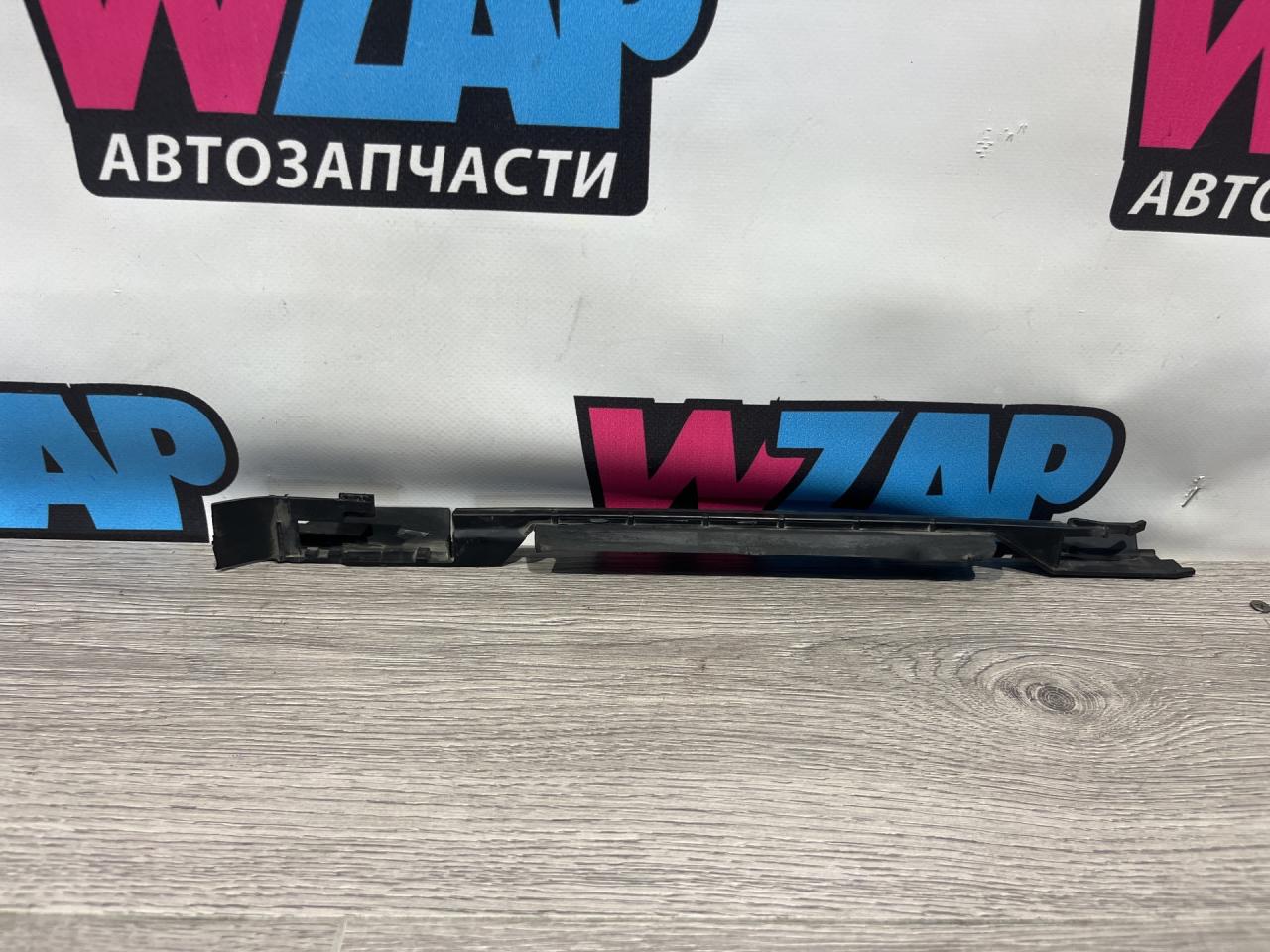 воздуховод (дефлектор) радиатора Volkswagen Jetta 7 поколение 2019, 1.4 л., бензин, АКПП, черный, седан, передний привод, 5G0121331H - фото №1