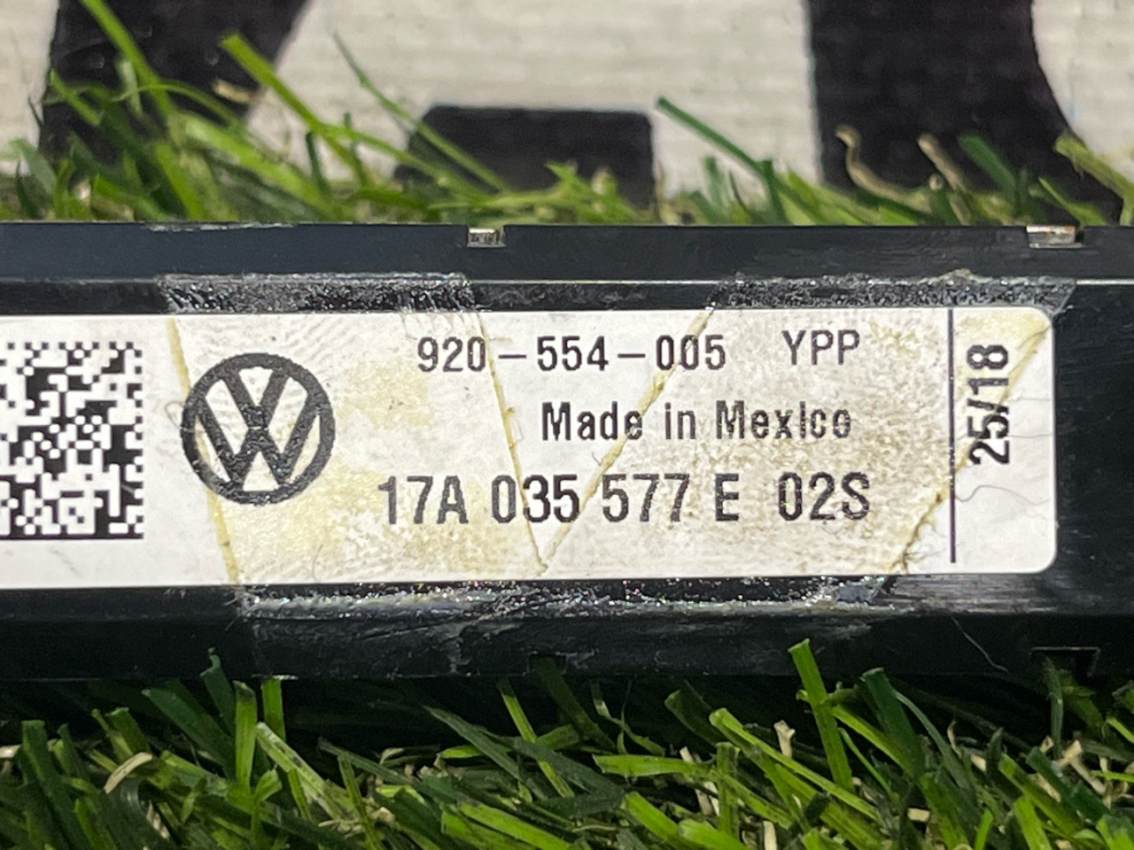 усилитель антенны Volkswagen Jetta 7 поколение 2019, 1.4 л., бензин, АКПП, седан, передний привод, 17A035577E - фото №1