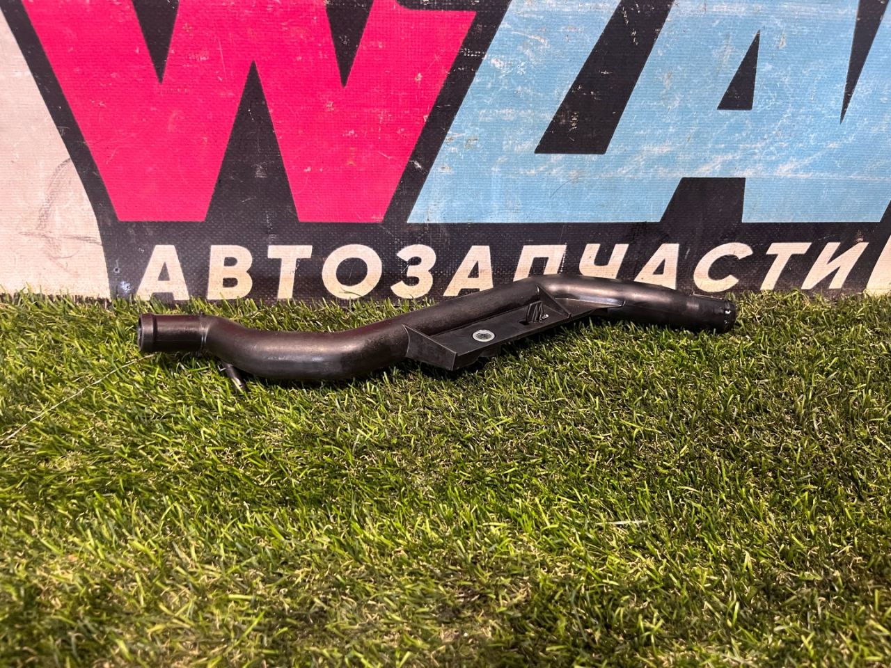 трубка охлаждающей жидкости Fiat 124 2018, 1.4 л., бензин, МКПП, серы, родстер, задний привод - фото №1