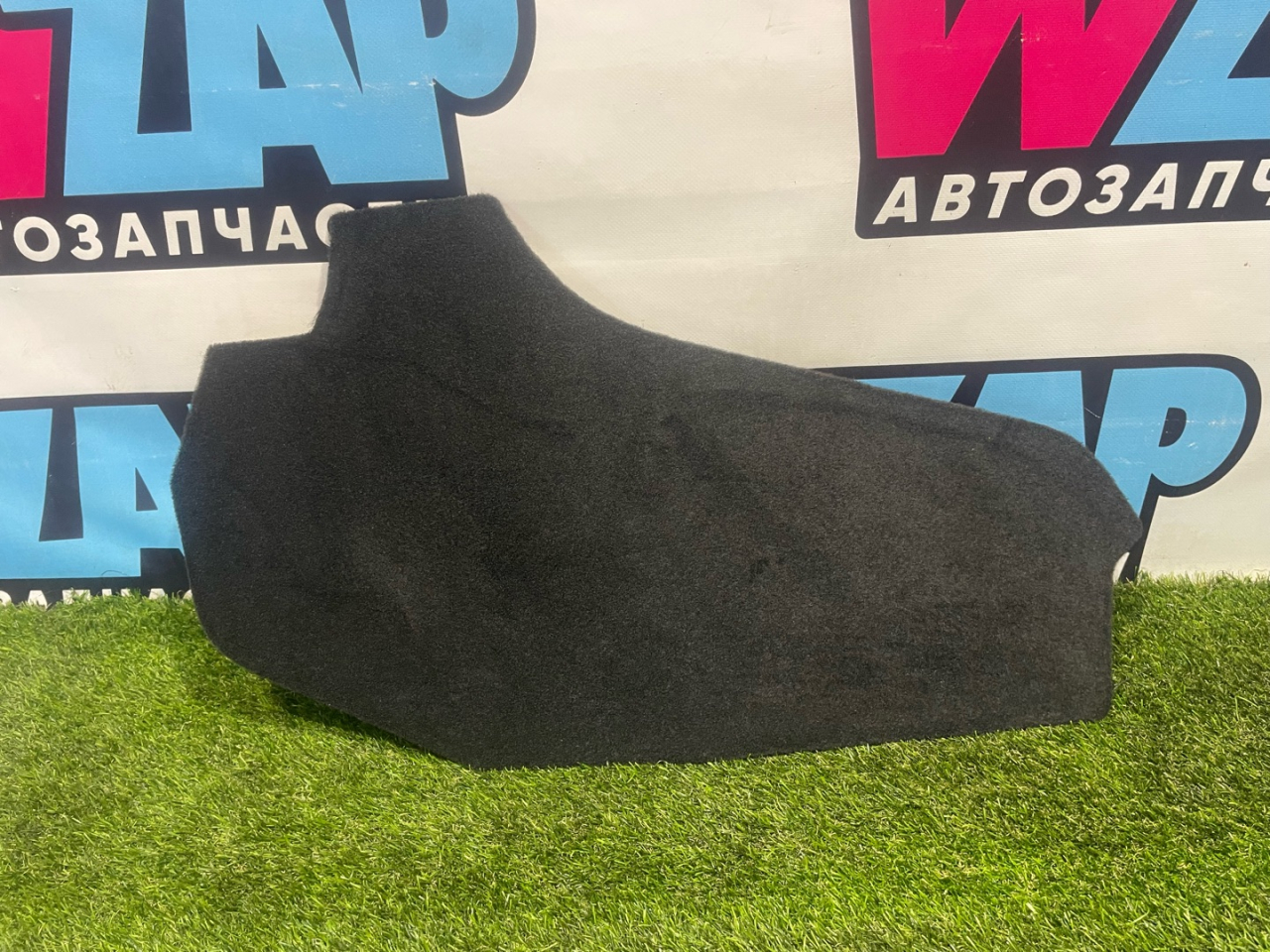 Декоративная накладка центральной консоли Tesla Model Y 1 поколение 2023, электро, полный привод, 1493061-00-E - фото №1