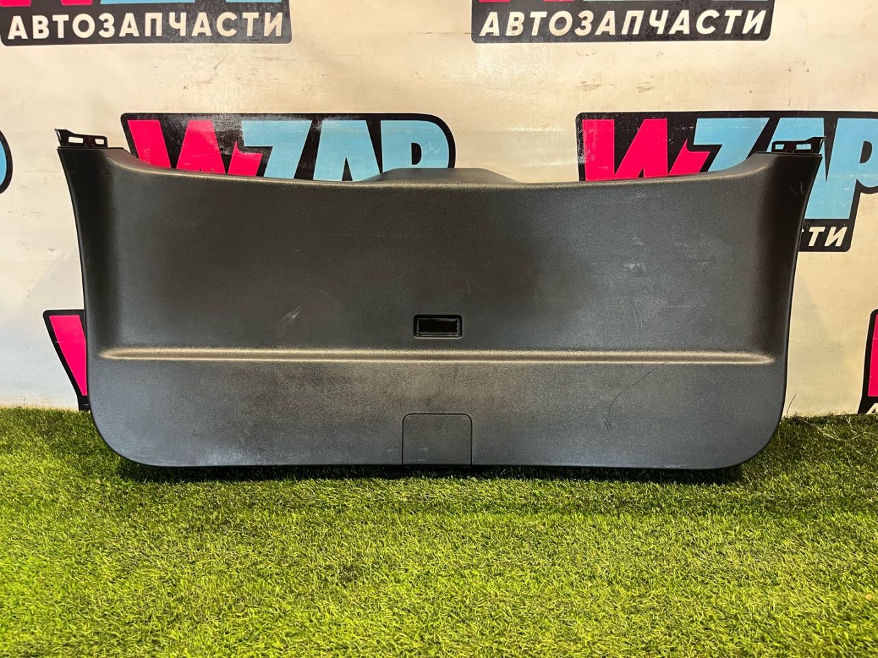 обшивка крышки багажника Ford Escape 4 поколение CX482 2021, 1.5 л., бензин, АКПП, внедорожник 5 дв., передний привод, LJ6B-S42906-AK - фото №1