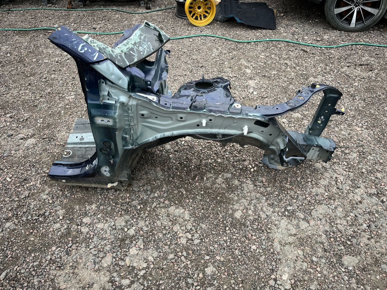 четверть передняя правая Toyota Venza 2 поколение XU80 2020 - фото №1