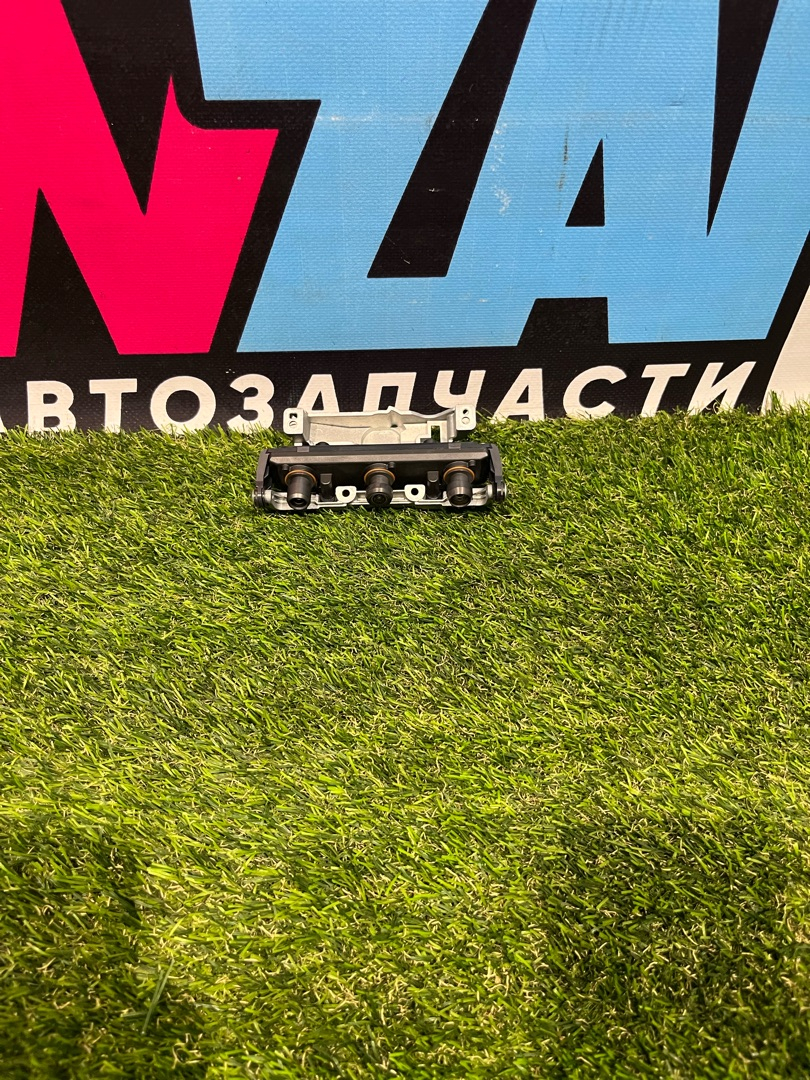 камера переднего обзора Tesla Model Y 1 поколение 2022, электро, белый, 1514448-00-F - фото №1