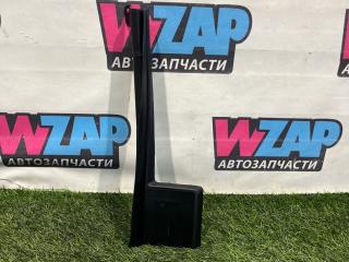 воздуховод (дефлектор) радиатора Ford Mustang 6 поколение S550 [рестайлинг] 2018, 2.3 л., бензин, АКПП, серебро, кабриолет, задний привод, FR3B-8102-BB