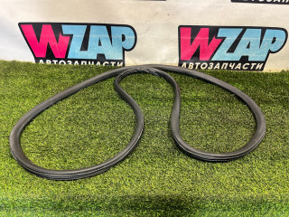 уплотнитель двери Chevrolet Equinox 3 поколение 2019, 84227269