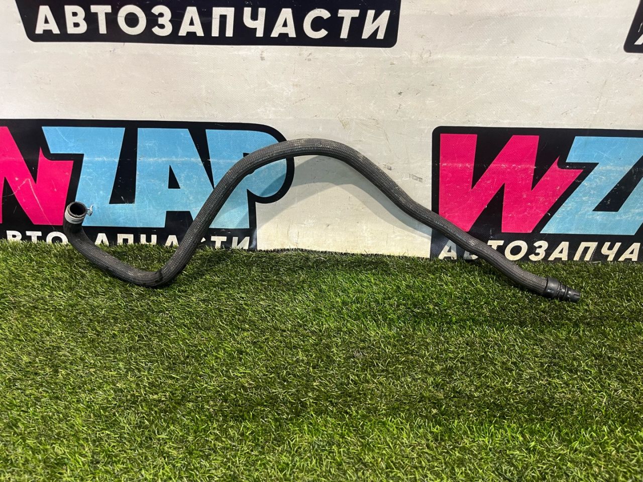 патрубок радиатора Tesla Model X 1 поколение 2017, электро, белый, 1046136-00-I - фото №1