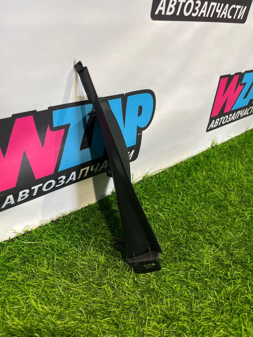 заглушка в торпедо левая Ford Escape 4 поколение CX482 2020, 1.5 л., бензин, АКПП, внедорожник 5 дв., LJ6B-S044C61-A - фото №1