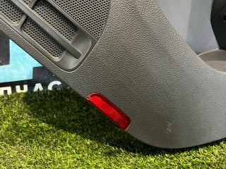 обшивка двери задняя правая Volkswagen Jetta 6 поколение 2014, 1.4 л., бензин, МКПП, седан, передний привод, 5C6867212