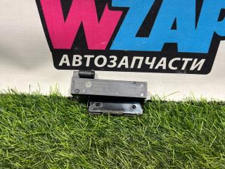 Антенна системы комфортного доступа Dodge Challenger 3 поколение [2-й рестайлинг] 2016, 3.6 л., бензин, АКПП, задний привод, 68067753AA