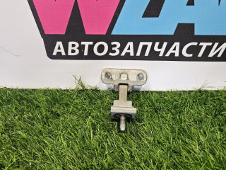 петля крышки багажника Volkswagen Passat B8 2016, 2.0 л., дизель, универсал, передний привод, правый руль, 8V3827299A