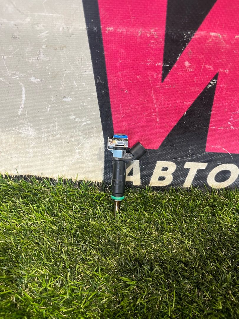 форсунка Ford Escape 4 поколение CX482 2020, 1.5 л., бензин, АКПП, внедорожник 5 дв., HX7G-9F593-CA - фото №1