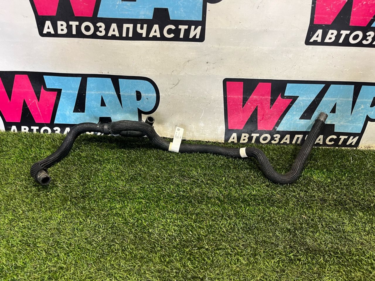 патрубок (трубопровод, шланг) Ford Explorer 6 поколение U625 2020, 2.3 л., бензин, АКПП, внедорожник 5 дв., полный привод, L1M3-8C351-AAD - фото №1