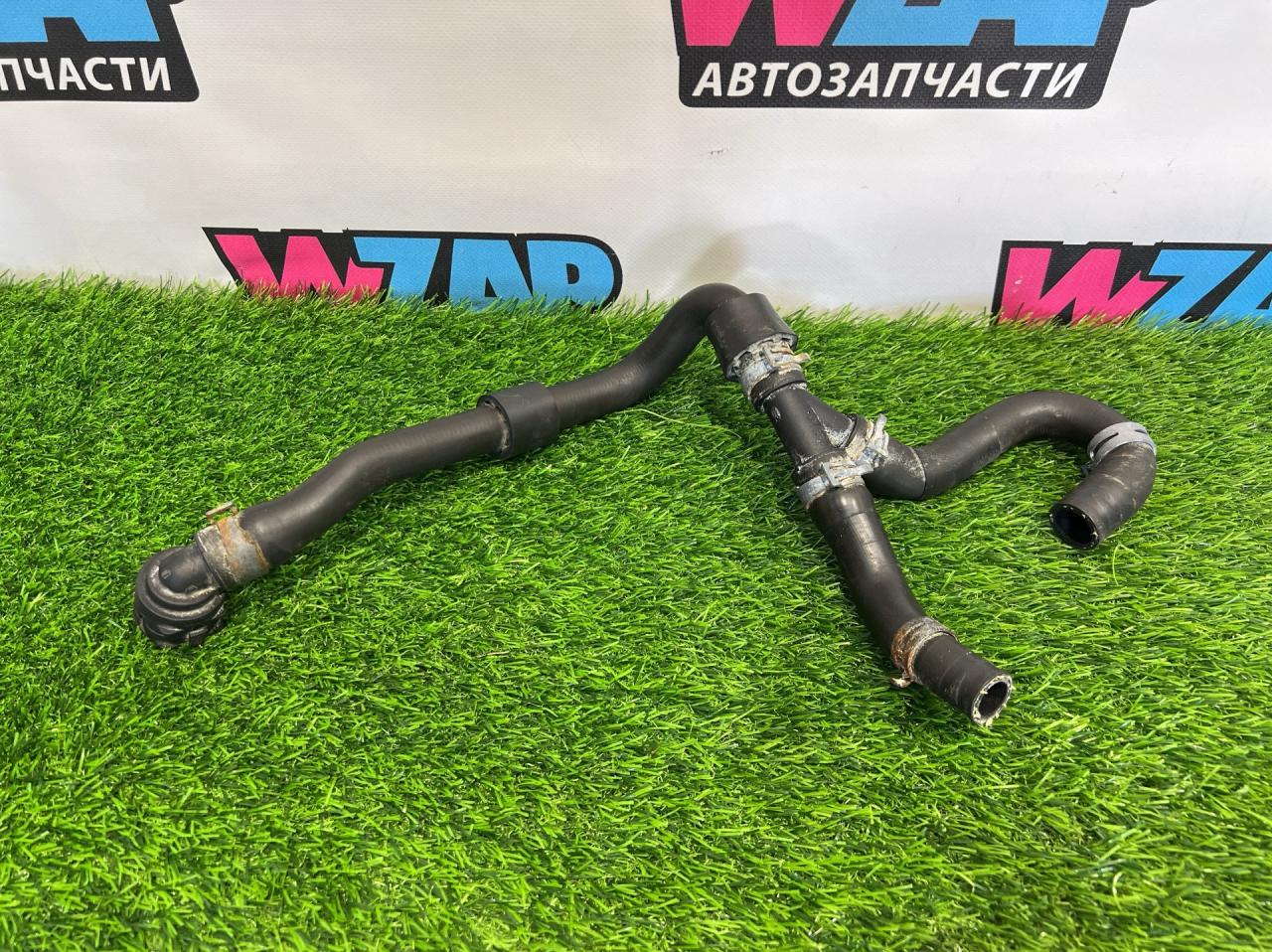 патрубок радиатора Volkswagen Jetta 7 поколение 2019, 1.4 л., бензин, АКПП, серый, седан, передний привод, 5Q0122051BD - фото №1