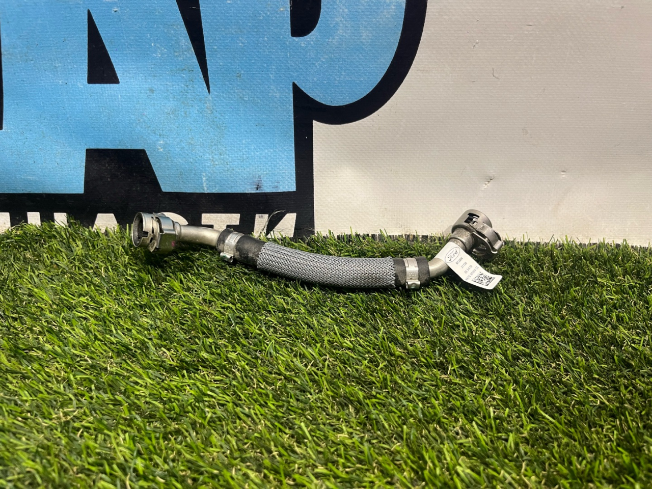 трубка топливная Ford Escape 4 поколение CX482 2021, 1.5 л., бензин, АКПП, внедорожник 5 дв., полный привод, HX7G9D354CC - фото №1