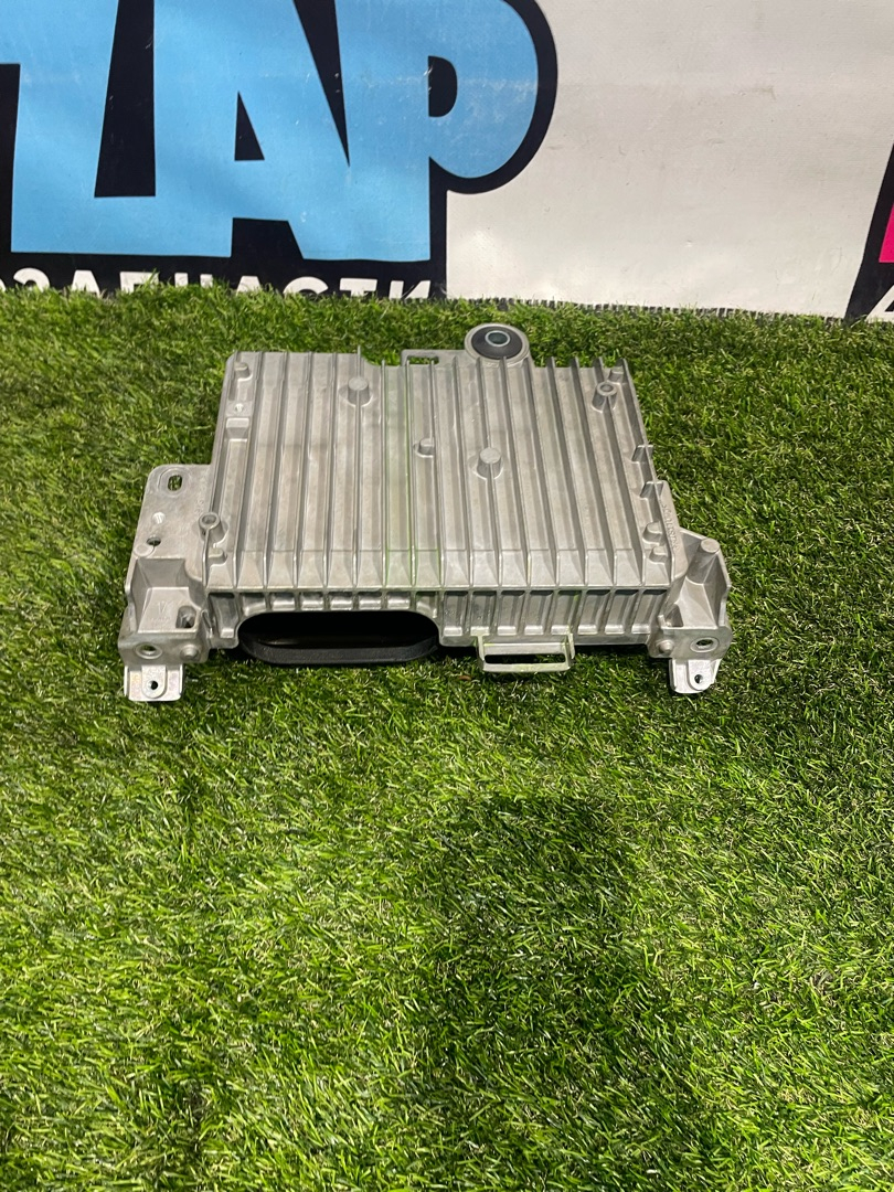 Блок управления BCM (Body Control Module) Tesla Model Y 1 поколение 2023, электро, полный привод, 1497327-00-B - фото №1