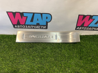 накладка на порог внутренняя Jaguar XJ 4 поколение [рестайлинг] 2017, 3.0 л., бензин, АКПП, седан, задний привод, AW93F13245BD