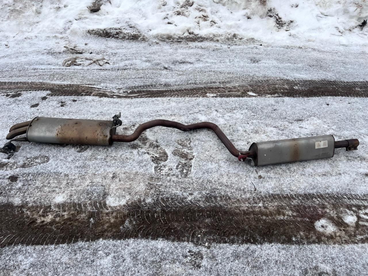 глушитель Volkswagen Jetta 7 поколение 2019, 1.4 л., бензин, МКПП, черный, седан, передний привод, 5QM253211L, 5QM253611K - фото №1