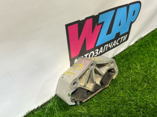 подушка крепления КПП Ford Mustang 6 поколение S550 [рестайлинг] 2020, 2.3 л., бензин, АКПП, белый, купе, задний привод, FR3C-7E373-A