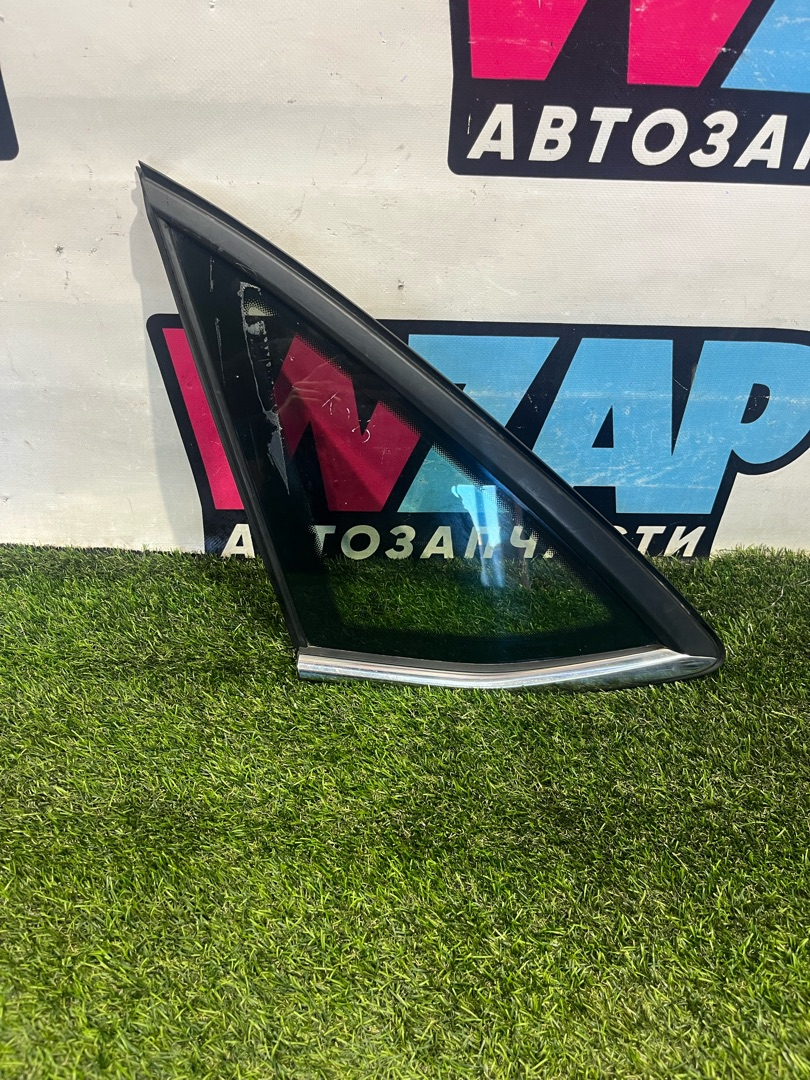 стекло кузовное боковое левое Volkswagen Jetta 7 поколение 2019, 1.4 л., бензин, АКПП, седан, передний привод, 43R-004584 - фото №1