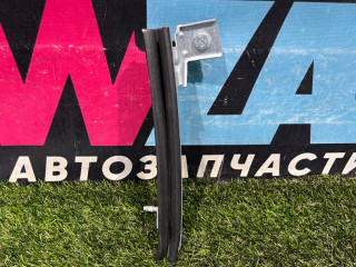 направляющая стекла Ford Mustang 6 поколение S550 [рестайлинг] 2018, 2.3 л., бензин, АКПП, купе, задний привод, FR3B-63214A32-AB