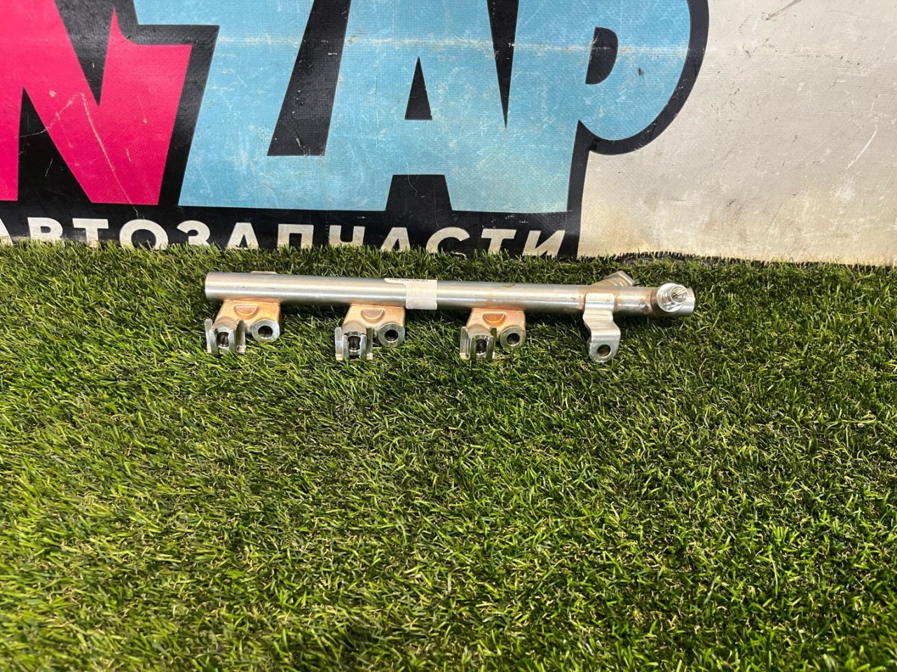 топливная рампа Buick Encore GX 1 поколение 2020, 1.2 л., бензин, вариатор, хетчбэк 5 дв., передний привод, 55503731 - фото №1