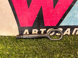 крюк буксировочный Volkswagen Tiguan 2 поколение 2020, 2.0 л., бензин, АКПП, внедорожник 5 дв., 8K0805615A