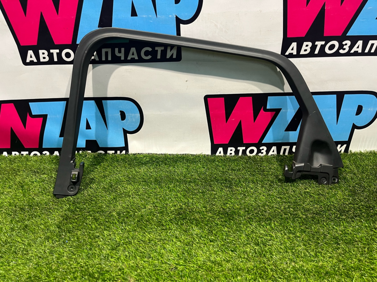 молдинг двери задней правой Chevrolet TrailBlazer 3 поколение 2022, 1.3 л., бензин, вариатор, оранжевый, хетчбэк 5 дв., полный привод, 42758555 - фото №1