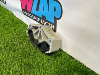 подушка крепления КПП Ford Mustang 6 поколение S550 [рестайлинг] 2019, 2.3 л., бензин, МКПП, черный, купе, задний привод, FR3C-7E373-A