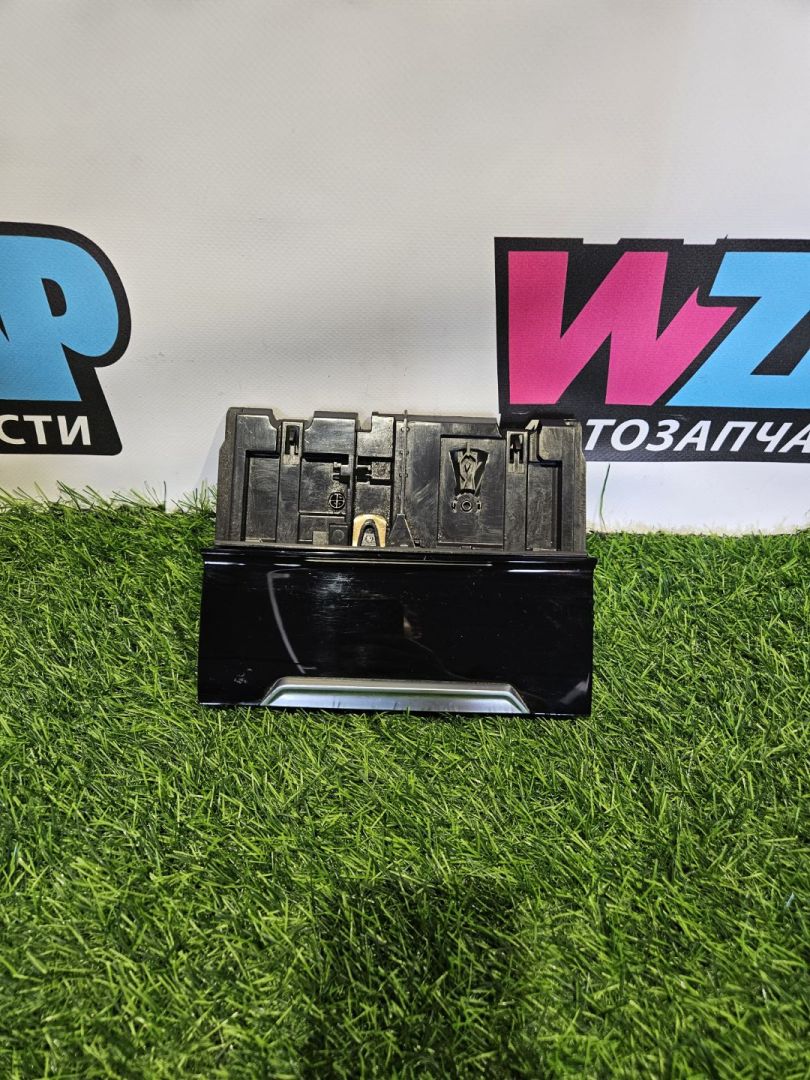 пепельница Volkswagen Passat B8 2016, 2.0 л., дизель, универсал, передний привод, правый руль, 3G2863284 - фото №1