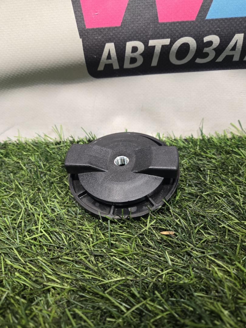 крепление запаски Buick Encore GX 1 поколение 2021, 1.3 л., бензин, АКПП, внедорожник 5 дв., передний привод - фото №1