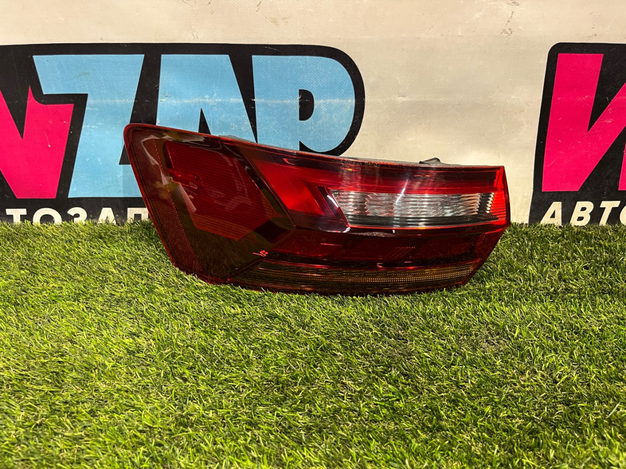 фонарь задний левый Volkswagen Jetta 7 поколение 2019, 1.4 л., бензин, АКПП, седан, передний привод - фото №1