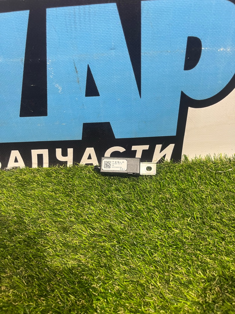 усилитель антенны Tesla Model Y 1 поколение 2022, электро, белый, 1551330-00-B - фото №1