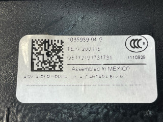 обшивка стойки Tesla Model X 1 поколение 2017, электро, белый, 1035939-04-G