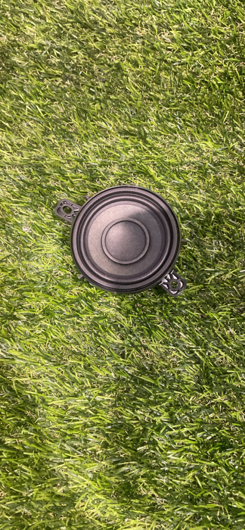 динамик Tesla Model Y 1 поколение 2022, электро, белый, 1118894-00-B - фото №1