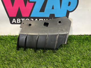 Крепление бампера переднего Tesla Model 3 1 поколение [рестайлинг] 2022, 1084169-00-B