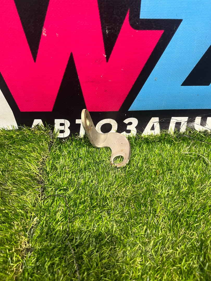 кронштейн (крепление) Chevrolet TrailBlazer 3 поколение 2022, 1.3 л., бензин, вариатор, оранжевый, хетчбэк 5 дв., полный привод - фото №1