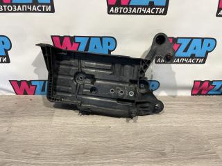 полка аккумулятора Volkswagen Jetta 7 поколение 2019, 1.4 л., бензин, АКПП, черный, седан, передний привод, 5Q0915331K