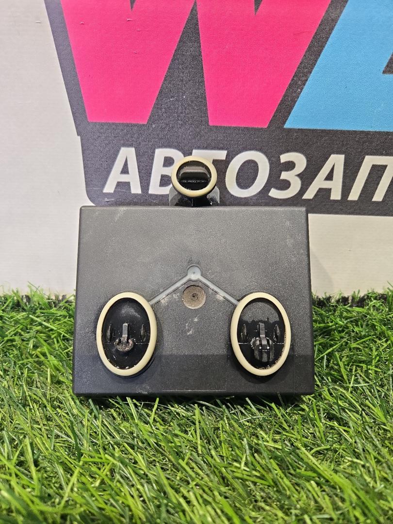 модуль управления двери Volkswagen Passat B8 2016, 2.0 л., дизель, универсал, передний привод, правый руль, 5Q0-959-593B - фото №1