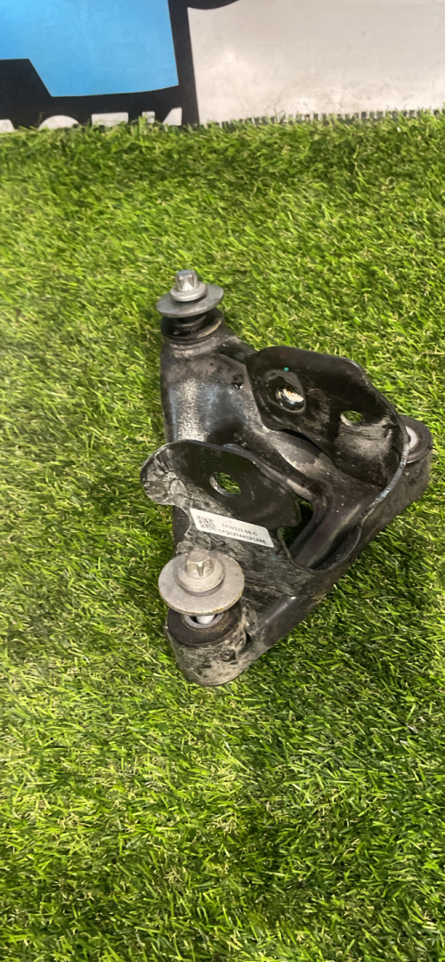 кронштейн двигателя Tesla Model Y 1 поколение 2022, электро, белый, 1110233-00-C - фото №1