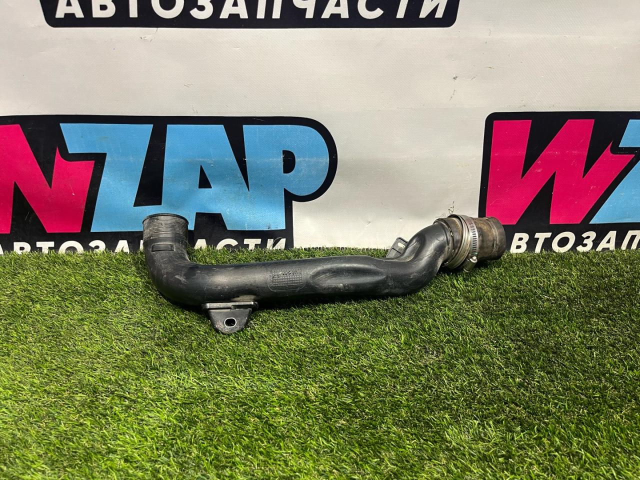 патрубок воздушного фильтра Ford Escape 4 поколение CX482 2021, 1.5 л., бензин, АКПП, внедорожник 5 дв., полный привод - фото №1