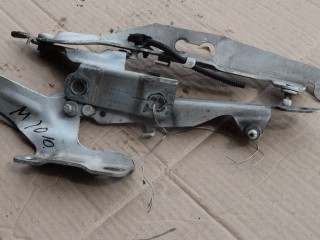 петля капота Volvo XC60 1 поколение 2010, 2.4 л., D5, D 5244 T14, дизель, МКПП, белый, передний привод, 30779283, 30779282